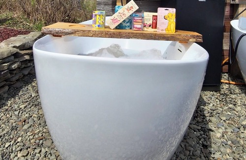 Mount Vision Alquiler De RV | Glamping at Coyote Hollow Park Family site now with soaking tubs*!