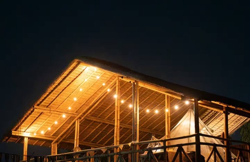 Noida Cabaña | Glamping Bell Tent over a Bamboo Machaan