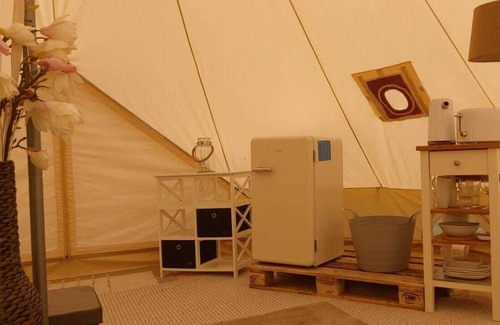 Kassow Alquiler De RV | Glamping between the Baltic Sea and the Lake District