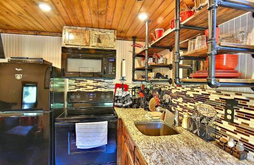 Clyde Casa | Glamping Caboose Rental Perfect for Families near Clyde, North Carolina