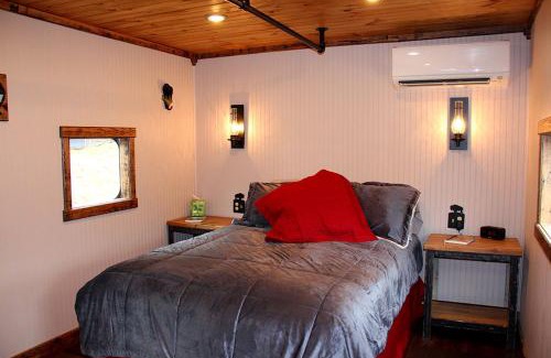 Clyde Casa | Glamping Caboose Rental Perfect for Families near Clyde, North Carolina