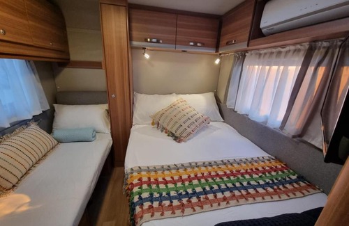 Mitzpe Ramon Otro | Glamping Caravans At The Farm! - גלמפינג קרוואנים בחווה