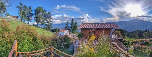 Medellin Chalet De Esquí | Glamping en Medellín - Kinsho Glamping - Cabaña con Jacuzzi privado