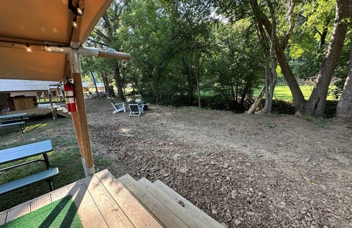 Newport Alquiler De RV | Glamping Getaway with Creekside Serenity