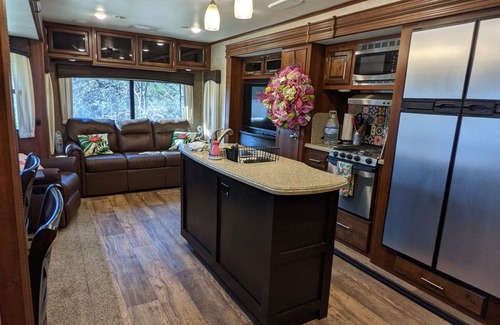 Georgetown Casa | Glamping in a luxurious Travel Trailer