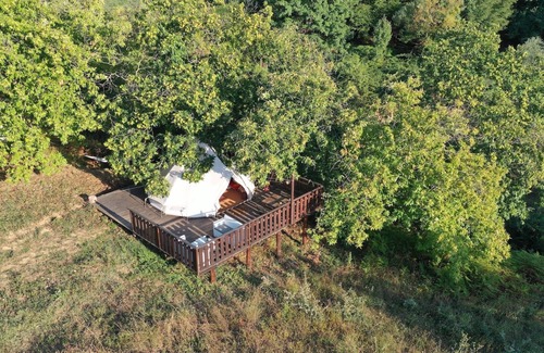 Santa Fiora Alquiler De RV | Glamping en la Maremma con Vistas a la naturaleza y el sonido del Arroyo
