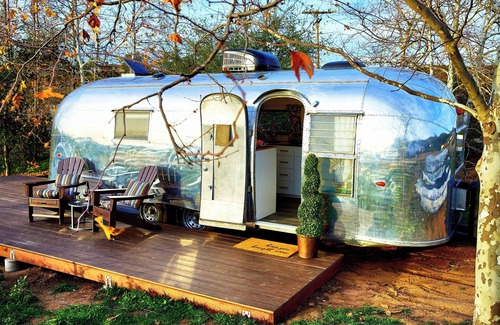 Escondido Casa | "Glamping in the Vines" - Vineyard Airstream Trailer