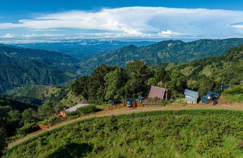 Rivas Otro | Glamping Jaulares Mountain