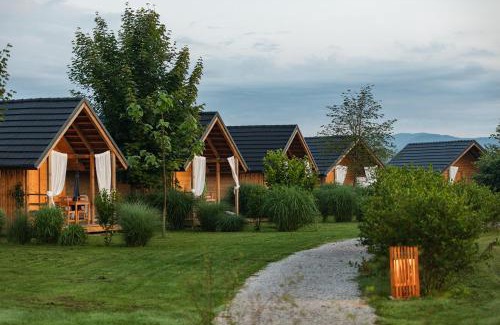 Metlika Otro | Glamping Kolpa Resort