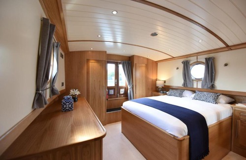 Lydd Otro | glamping, lodges and camping pitches