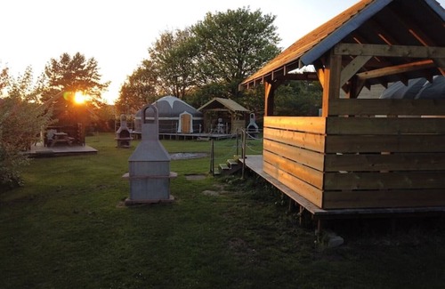 Cromer Alquiler De RV | Glamping luxury Four Person Mongolian yurt - Binham Blue