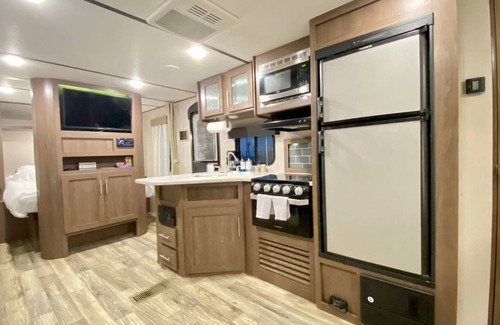 Gilchrist Casa | Glamping on the Bay with fishing dock