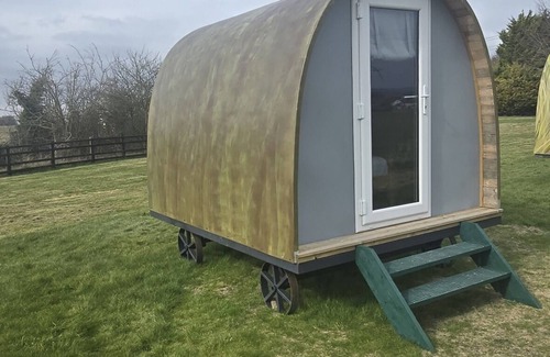 Durrington Cabina | Pod-Tradicional-Communal washrooms-Vista al campo