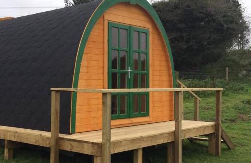 Carlyon Casa | Glamping Pod in St Austell Sleeps 2 with Spa Pool