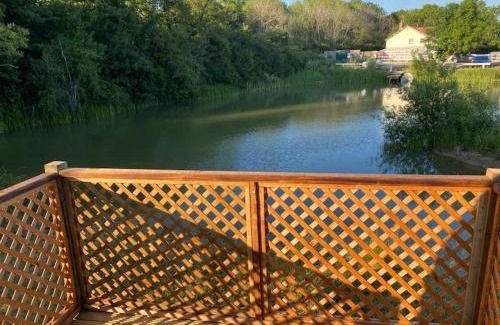 Lincoln Apartamento | Glamping pod, seven acre farm campsite