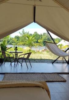 Mompiche Otro | Glamping premium vista al río Isla Portete