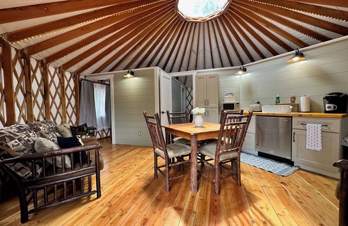 Warrensburg Alquiler De RV | Glamping Private Lake Escape - Lakefront Yurt @ Daggett Lake