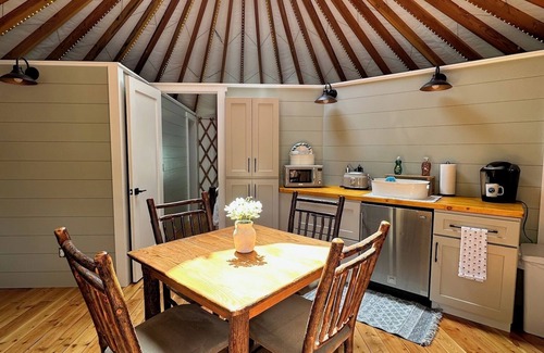 Warrensburg Alquiler De RV | Glamping Private Lake Escape - Lakefront Yurt @ Daggett Lake