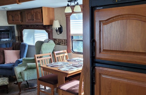Tillman County Casa | Glamping RV, private, family & pet friendly, hiking, fishing, horses-W
