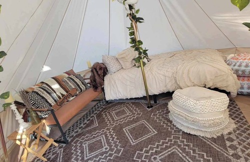 Beaufort Alquiler De RV | Glamping Tent getaway suite. Connect with Mother Nature, unplug, and unwind!