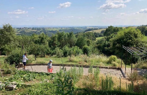 Crespin Otro | Glamping tent in de rust, met zwembad, badkamer en keuken