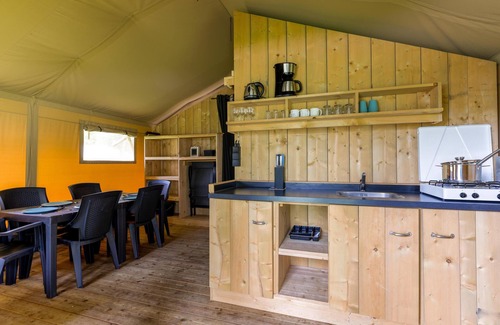 Vessem Casa | Glamping tent on campsite with swimming pool