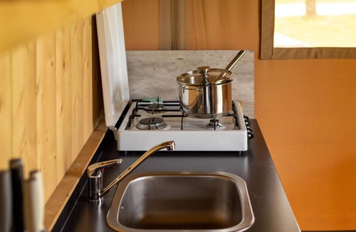 Vessem Casa | Glamping tent on campsite with swimming pool