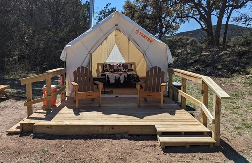 Vanderpool Alquiler De RV | Glamping Tents 1, 2, 3