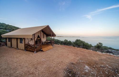 Veli Losinj Otro | Glamping Tents and Mobile Homes Trasorka
