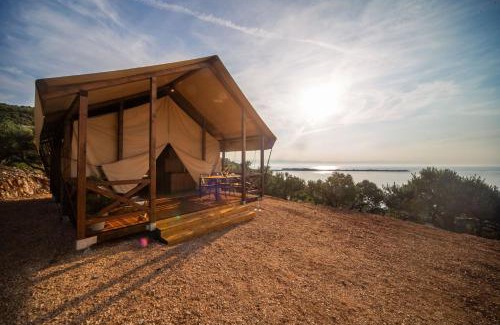 Veli Losinj Otro | Glamping Tents and Mobile Homes Trasorka
