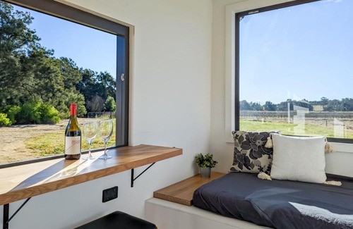 Broke Otro | Glamping Vineyard Getaway with Luxury Amenities