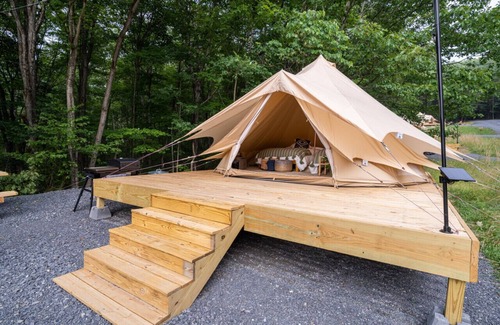 Great Cacapon Alquiler De RV | Glamping w/ Insta Worthy Mountain Views