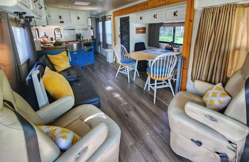 Marion Casa | Glamping with Sasquatch
