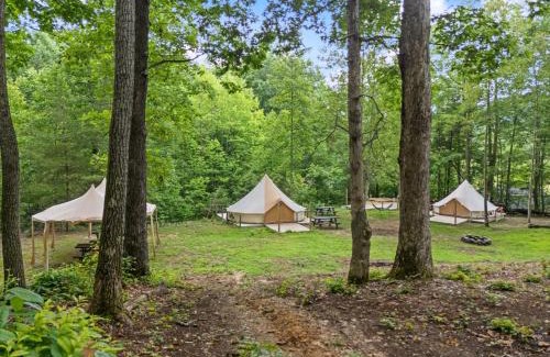 Stanton Otro | Glamping Yurt #1 in Red River Gorge, Wooded with Full Bath House