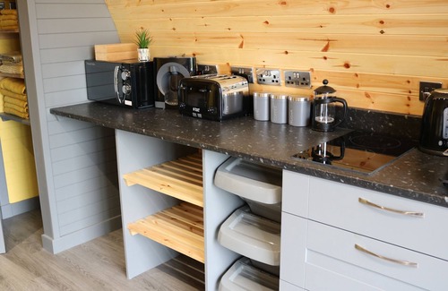 Elgin Cabina | Glampods - 5 Berth Glamping Pod Elgin