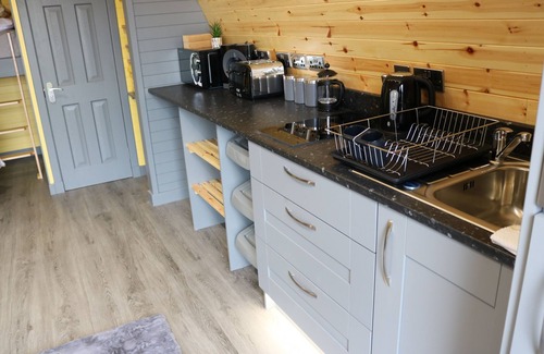 Elgin Cabina | Glampods - 5 Berth Glamping Pod Elgin
