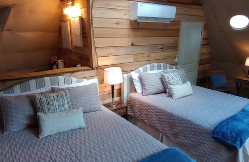 Sutton Complejo | GlampOut Resort - Elk River