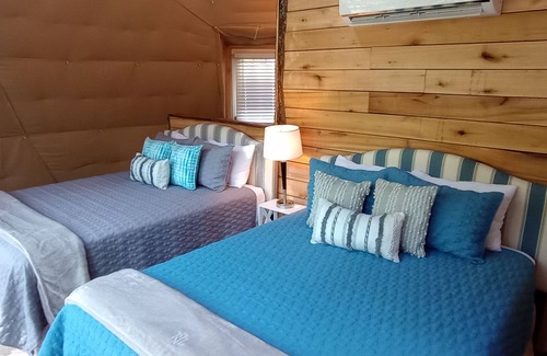Sutton Complejo | GlampOut Resort - Elk River