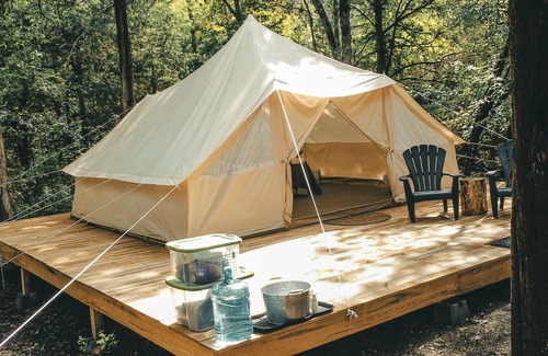 Newport Cabina | GlampVentures "Royal Rest" Bell Tent @ river/lake near the Smoky Mtn.