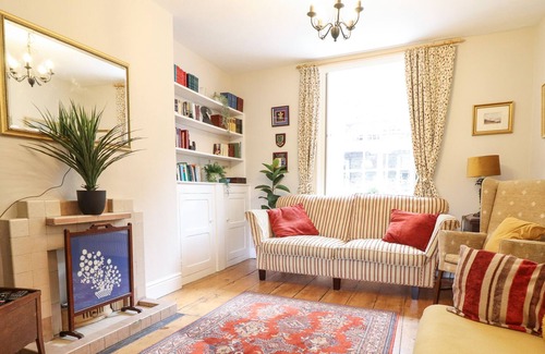 Maentwrog Cabaña | GLAN DWYRYD, pet friendly, with open fire in Penrhyndeudraeth