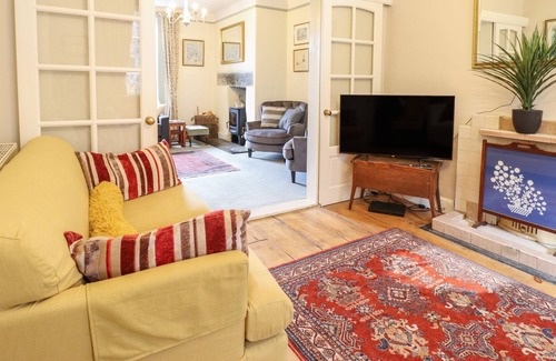 Maentwrog Cabaña | GLAN DWYRYD, pet friendly, with open fire in Penrhyndeudraeth