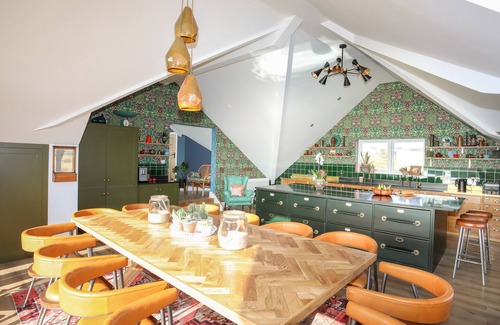 Rhoscolyn Cabaña | GLAN TOWYN, pet friendly, luxury holiday cottage in Rhoscolyn