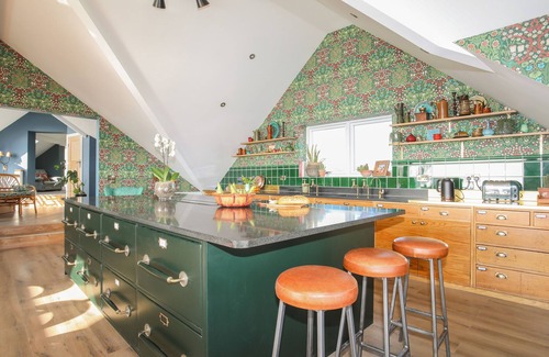 Rhoscolyn Cabaña | GLAN TOWYN, pet friendly, luxury holiday cottage in Rhoscolyn
