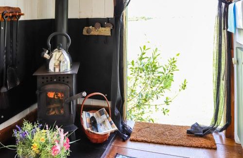 Caergeiliog Casa | Glan Tywyn Shepherds Hut