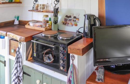 Caergeiliog Casa | Glan Tywyn Shepherds Hut