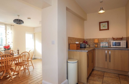 Abersoch Cabaña | Glan Y DON, idónea para niños, con chimenea en Abersoch, Ref 20128