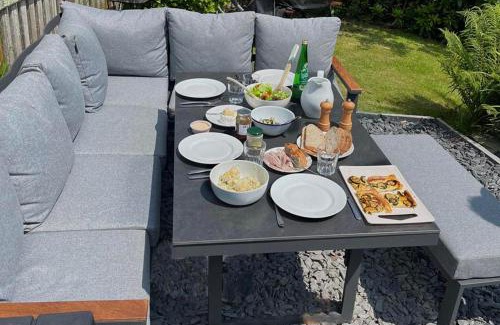 Cwrt Casa | Glan y Morfa Welsh farmhouse overlooking Dyfi Estuary Rated 4 star Visit Wales