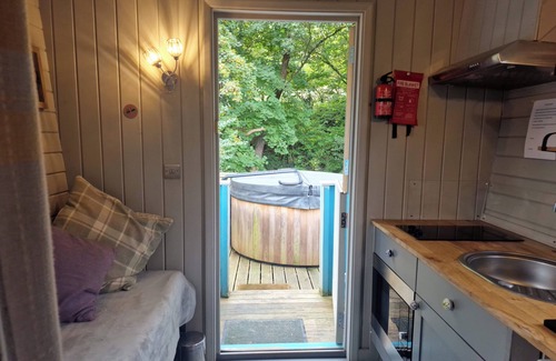 Llanfair Caereinion Cabina | Glan yr Afon Dau - Relax, Recuperate, Enjoy
