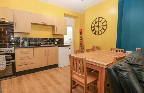 Nefyn Casa | GLANFFRWD - NEFYN, pet friendly, character holiday cottage in Nefyn
