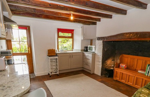 Aberdaron Cabaña | GLANRAFON, pet friendly, character holiday cottage in Aberdaron